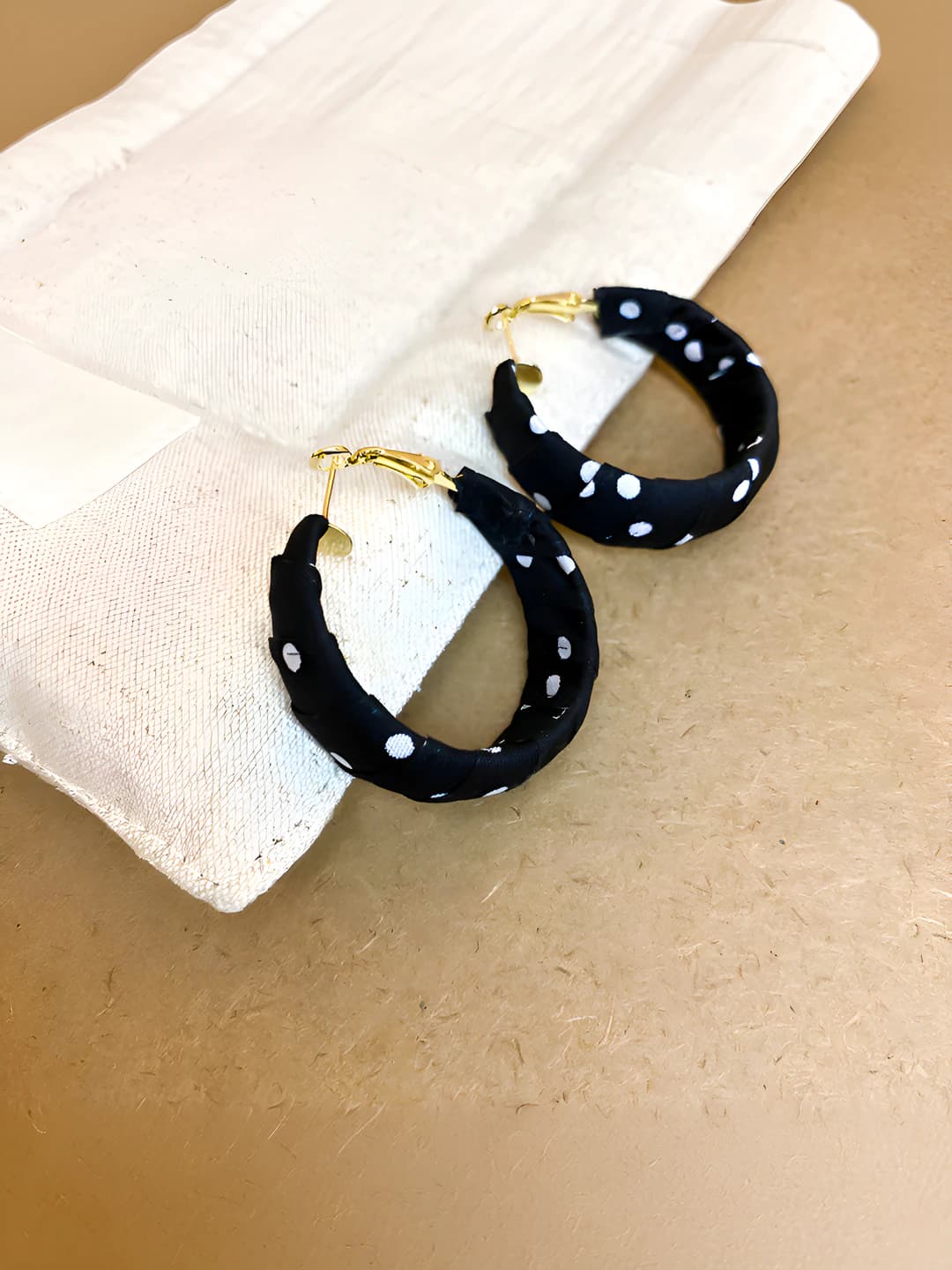 34# Silver pin - Black