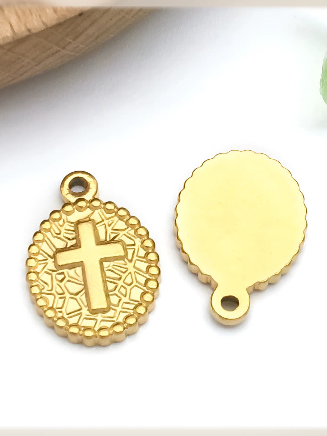 1 pc 18x12x2mm hole 1.5mm gold stainless steel cross-2.07g-T2416