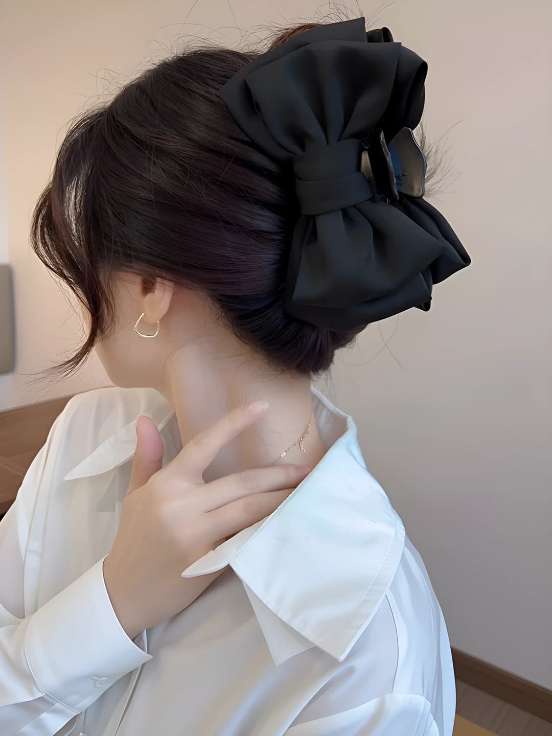 4# Black large bow