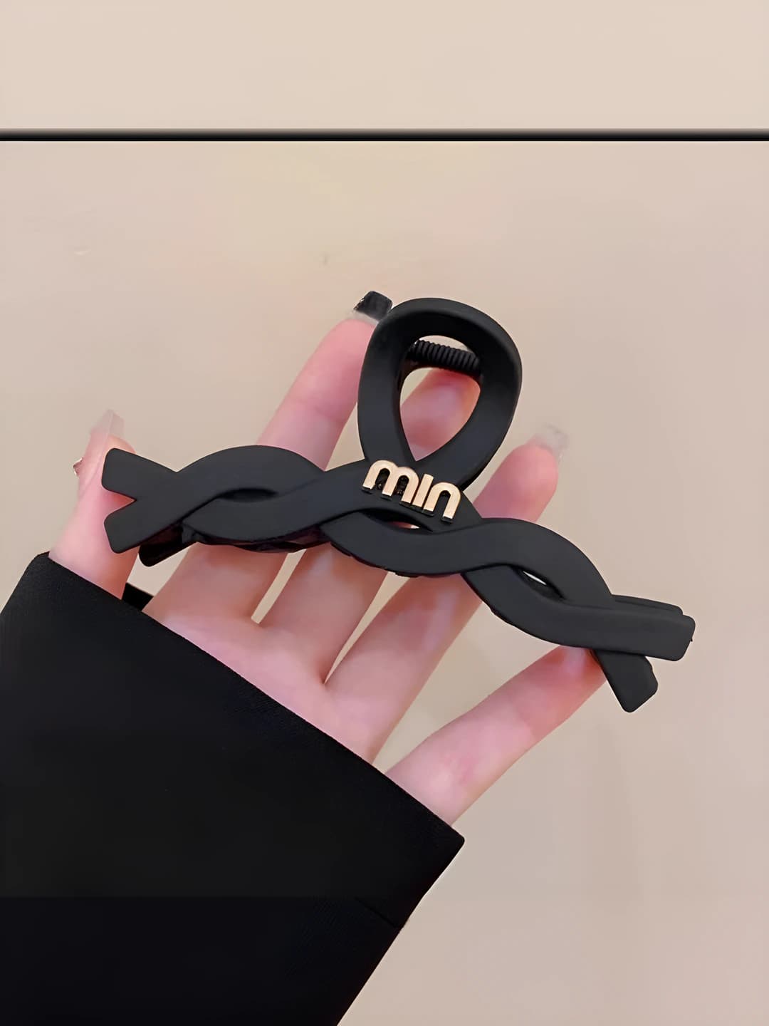 Чёрный, матовый, косичка, ~10.5 см
