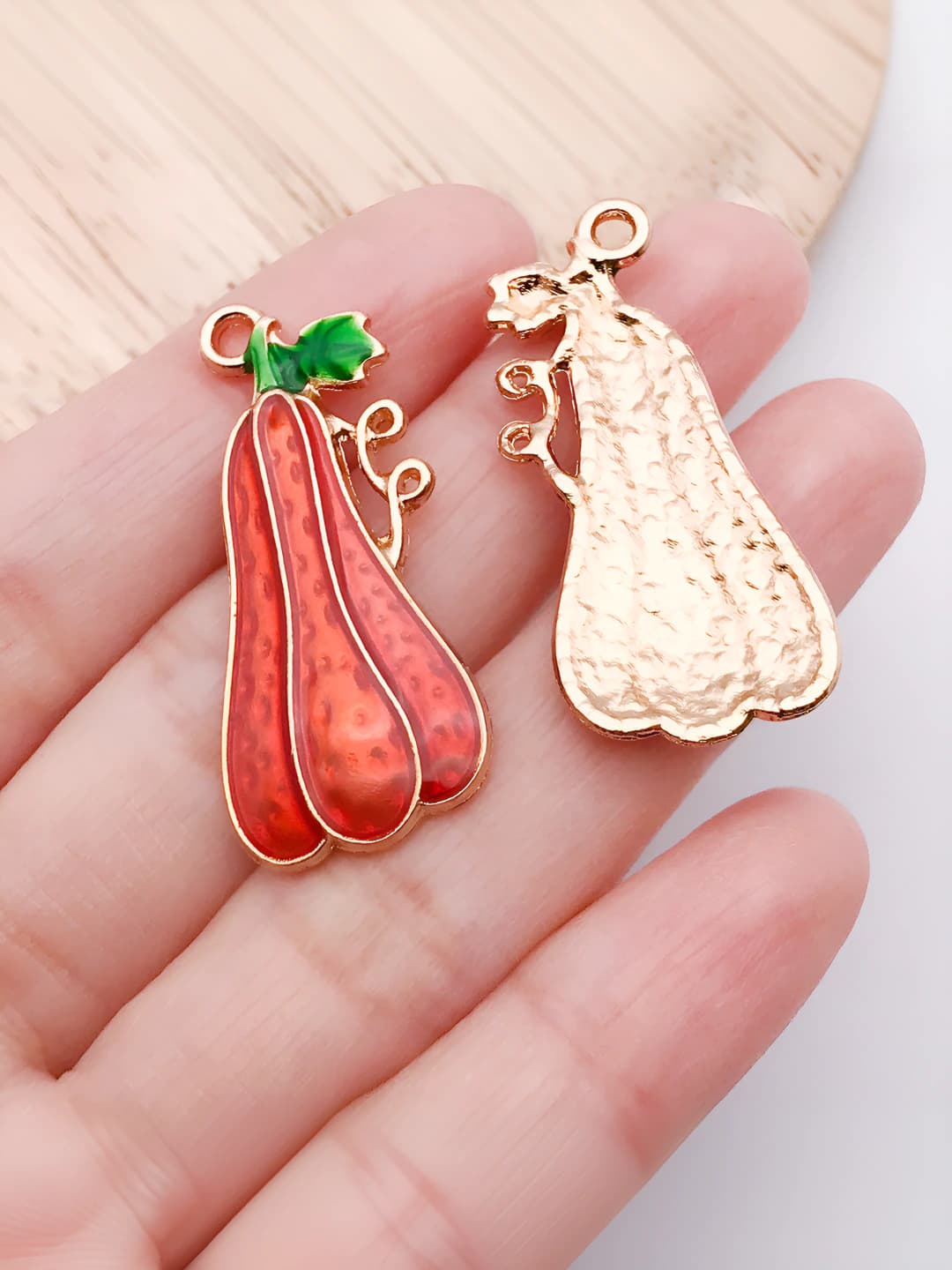 1 pc large orange-yellow long pumpkin, 36x16x3 mm, 2.5 g