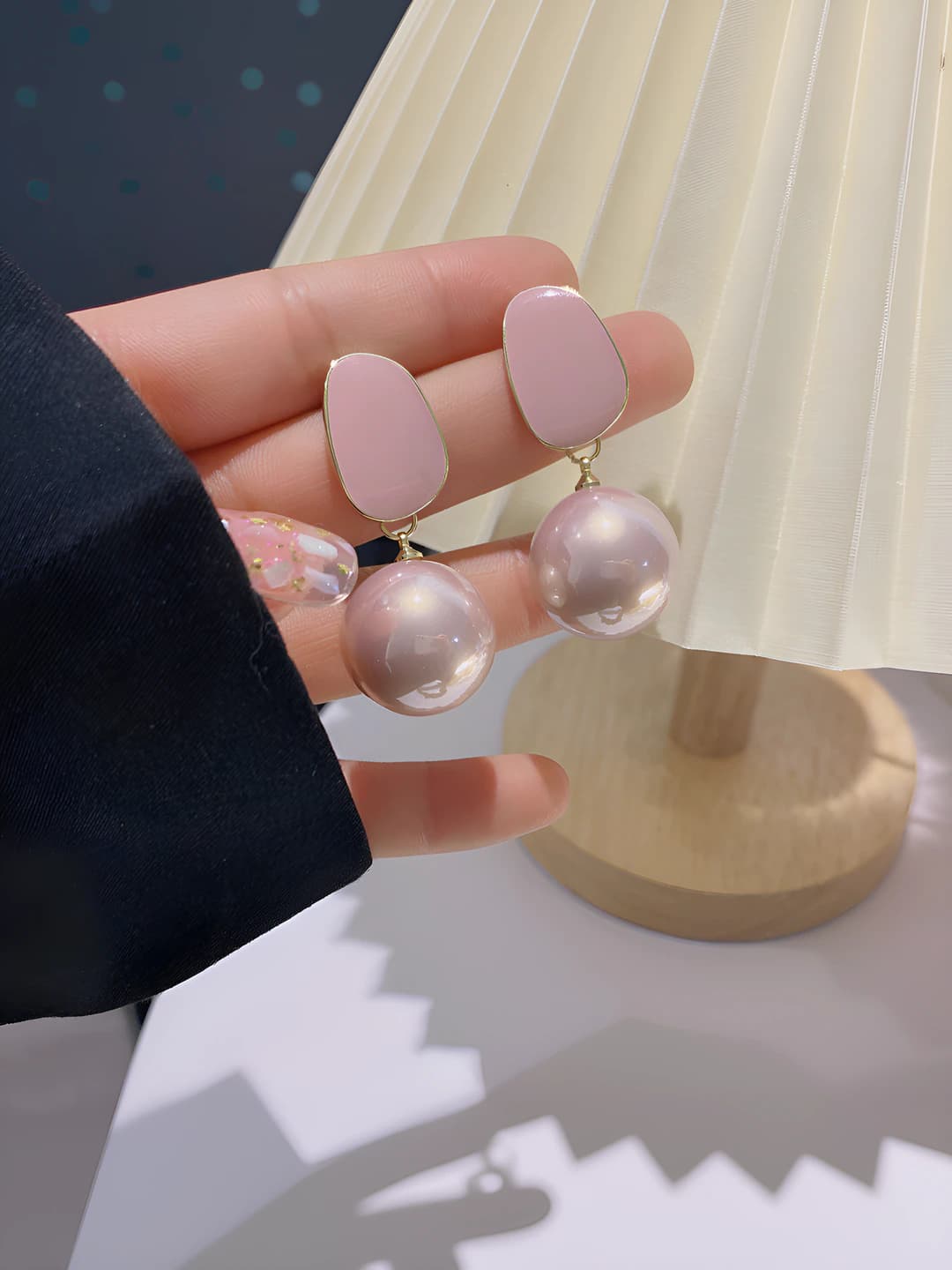 Ayollar uchun koreys uslubidagi pushti katta simli pearl drop earrings