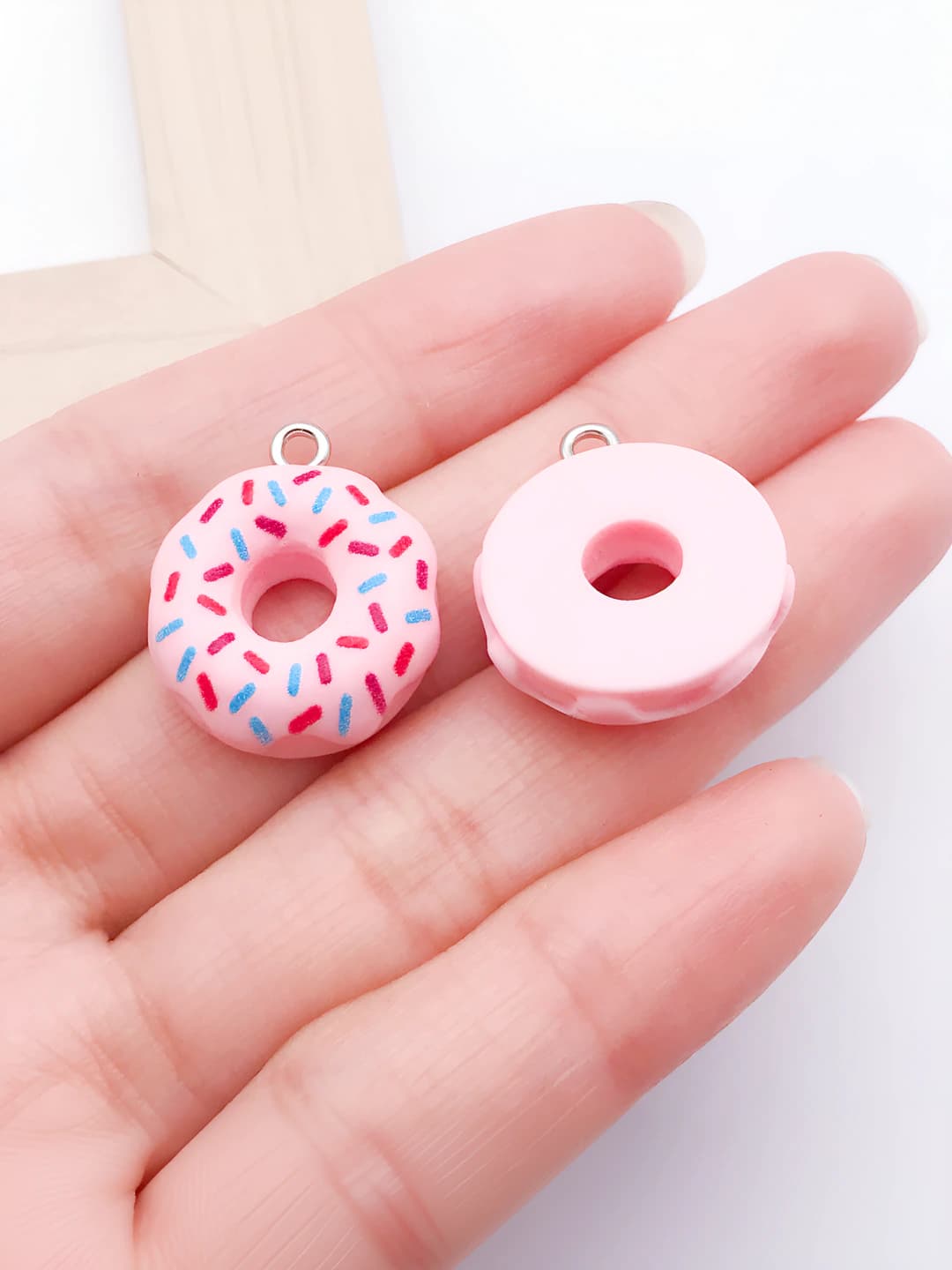 Pink round donut, 18x21mm