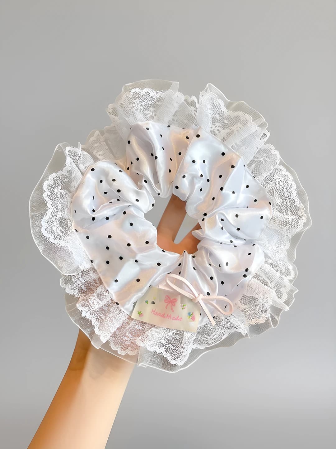 4# Black & white polka dot, 20 cm