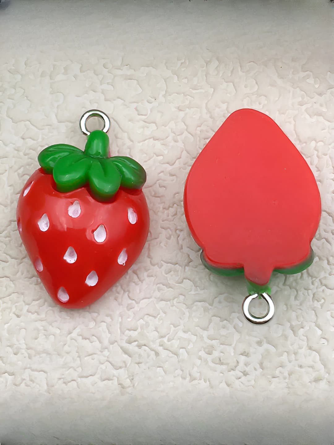 Red 3D strawberry, 16x25mm, 1.9g