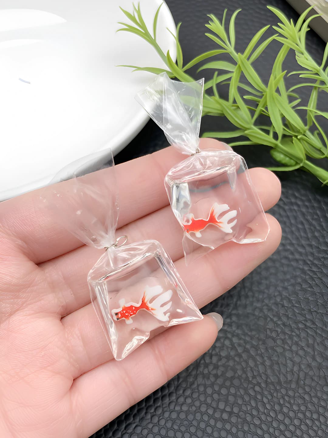 1 red small fish 52x24mm-3.3g-21516