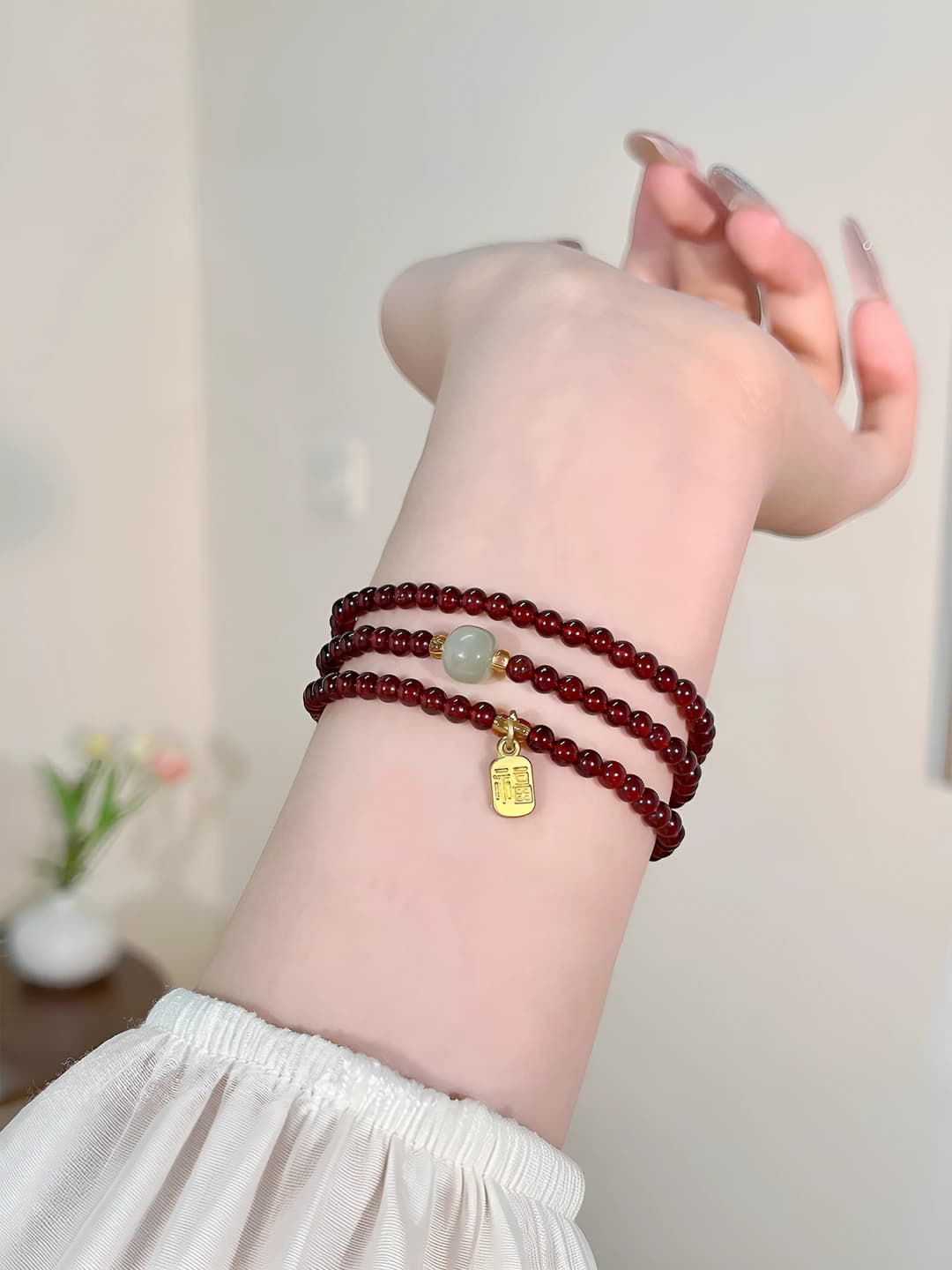 S453 garnet luck charm, 1 pc
