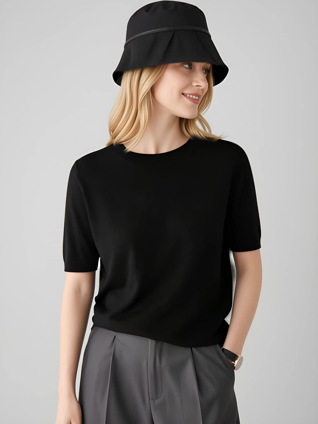 Round neck black