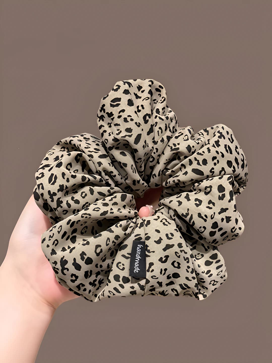 Och kofe leopard bosilmagan chekka taxminan 15 cm