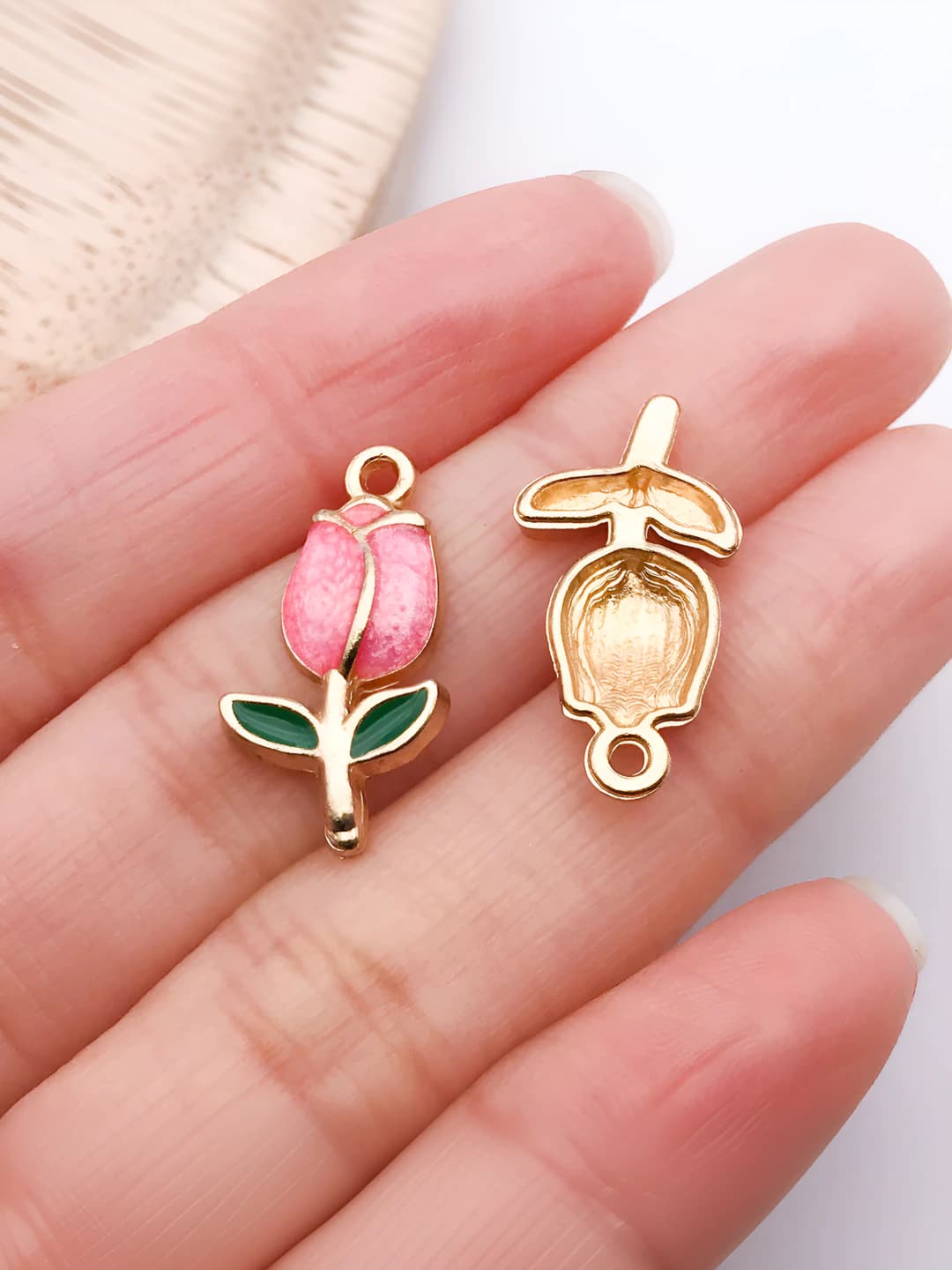 1 pink gold-dusted rose, 22x11x3mm, 0.9g