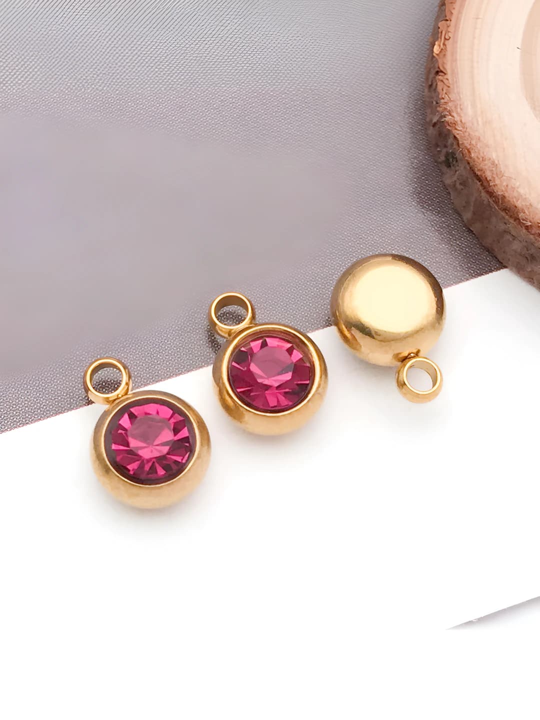 1 pc gold, 6x8.5x4mm, horizontal, 1.5mm, rose red