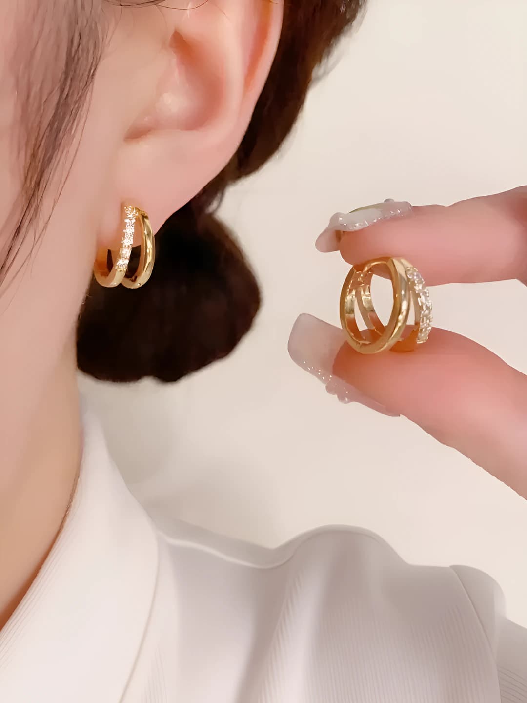 2# Gold diamond stud earrings