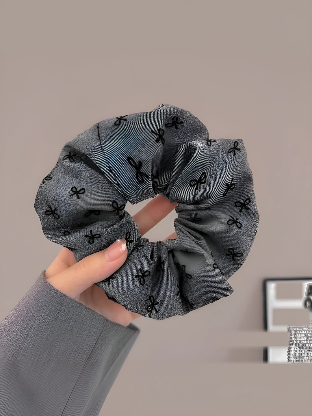 Grey bow, 12 cm