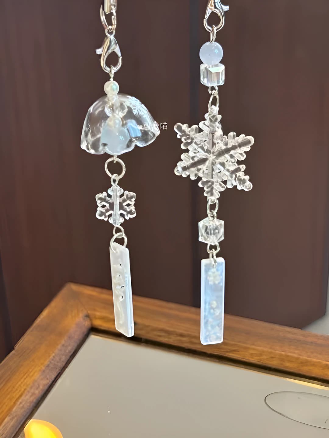 Women's keychain: blue ice large snowflake, CCD cord, handmade beads, ins style, cute phone chain