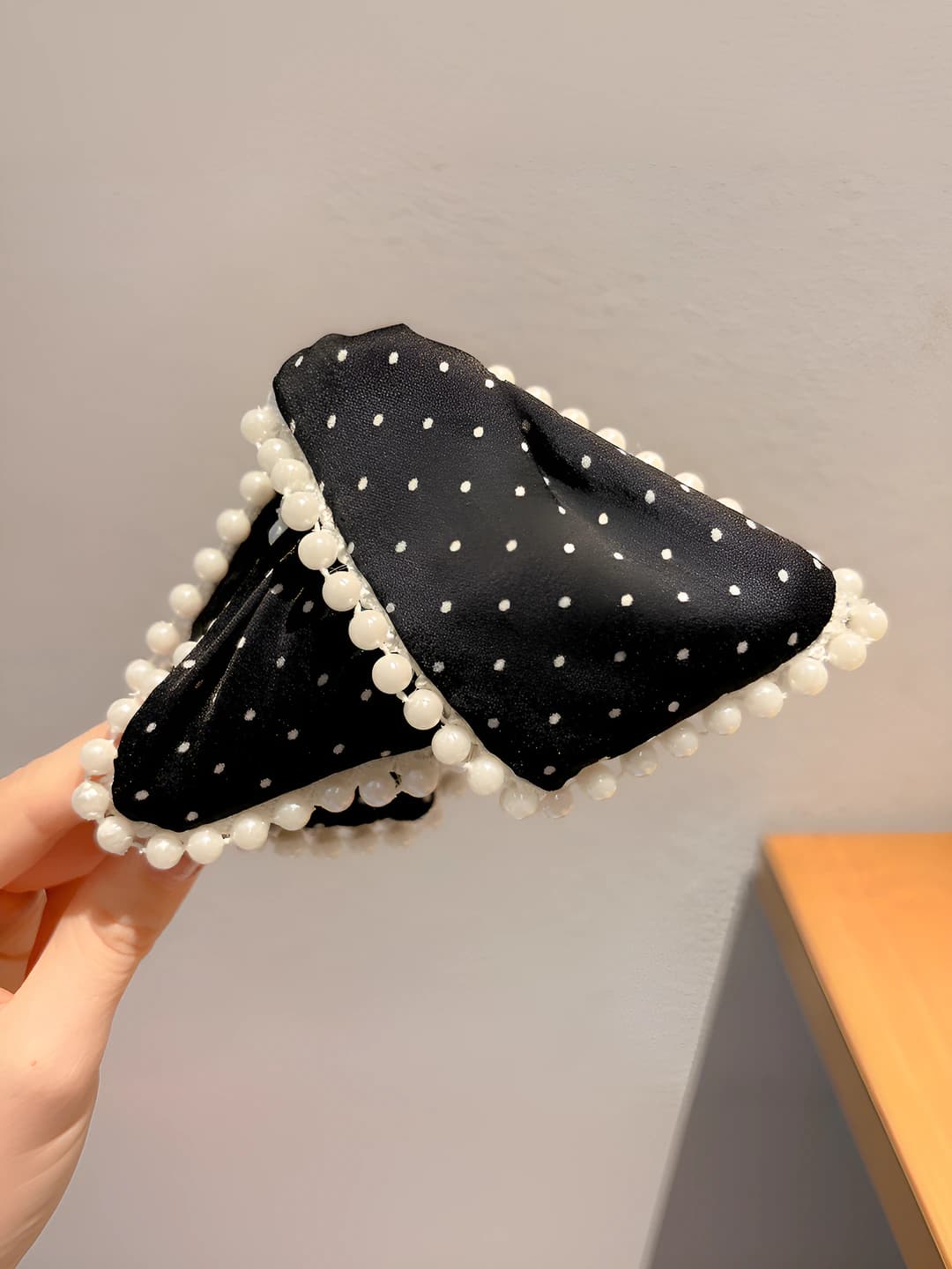 1# Pearl polka dot claw clip 13cm