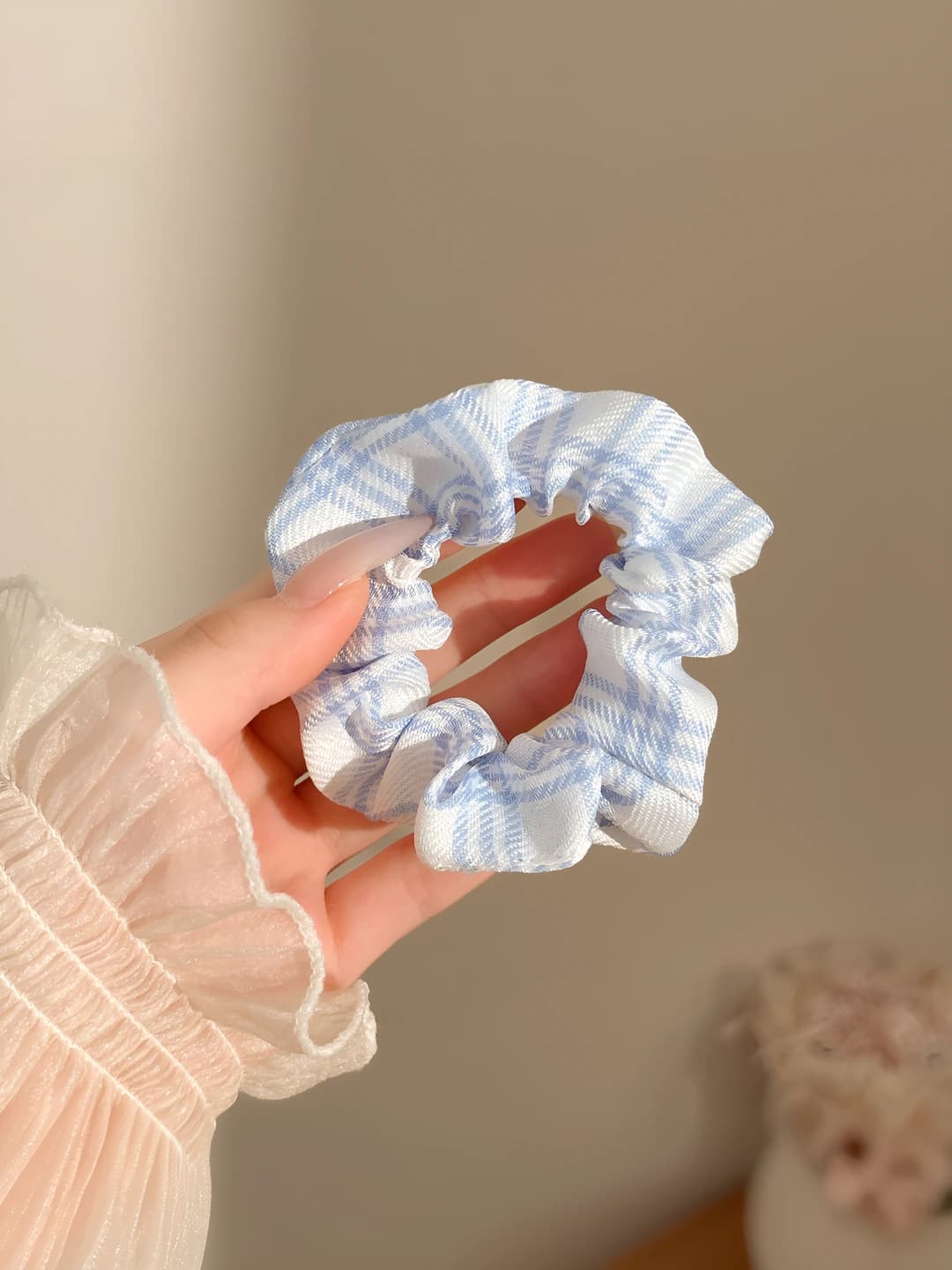 25# White with blue grid @10cm