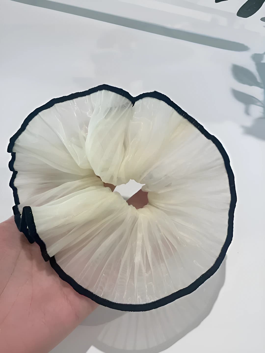 1# Ruffled tie Off-white ~15cm