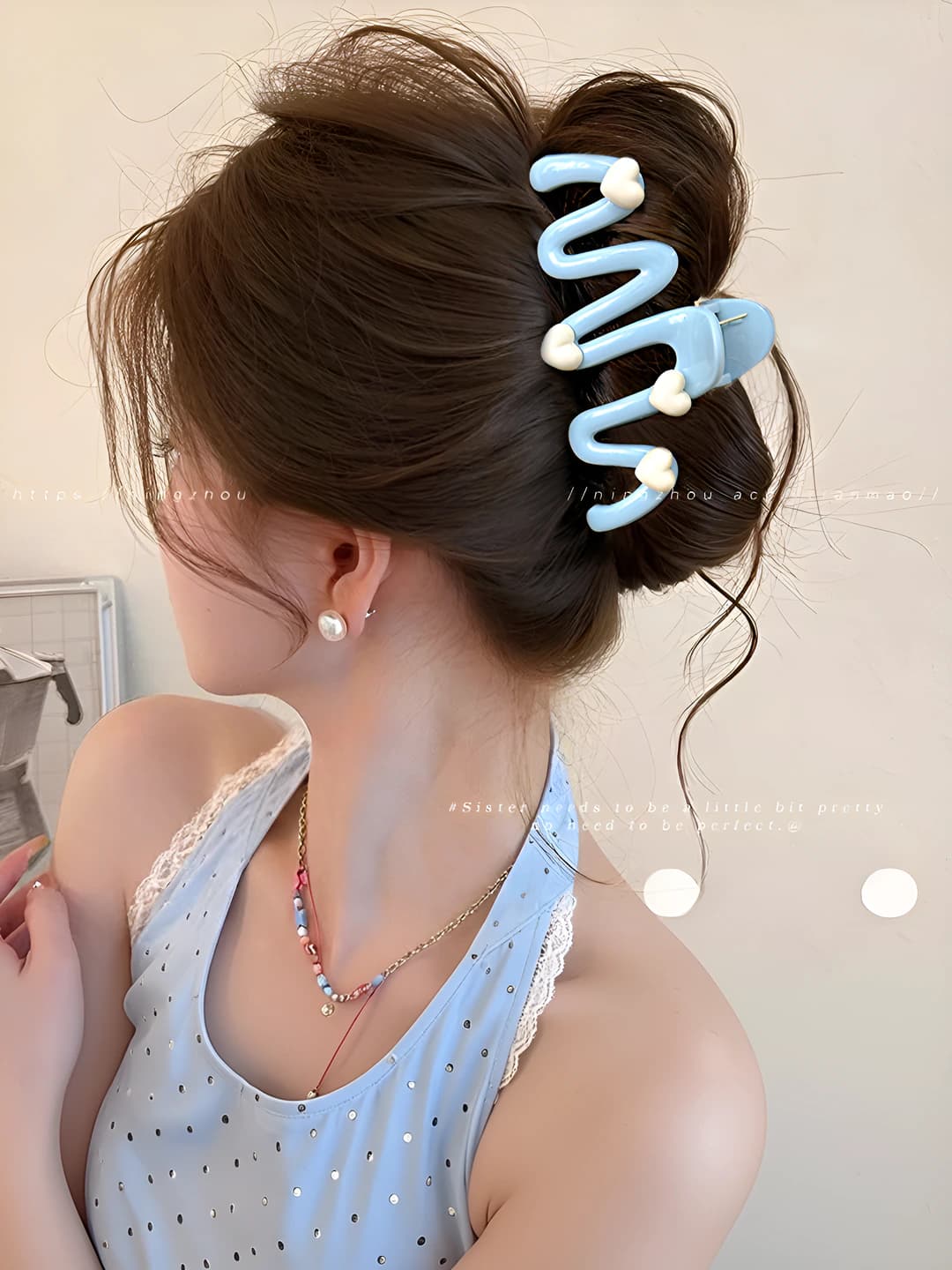 Blue-white heart clip ~11 cm