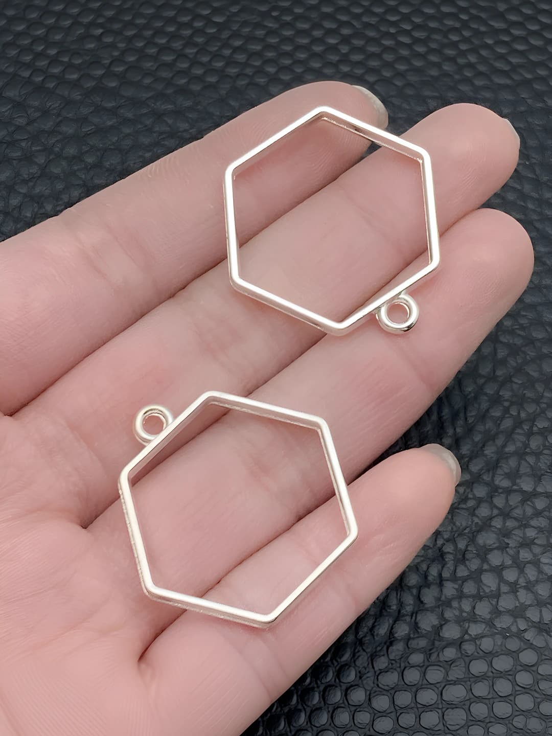 1 шт. яркое серебро шестиугольная рамка 29x28mm-1.9g