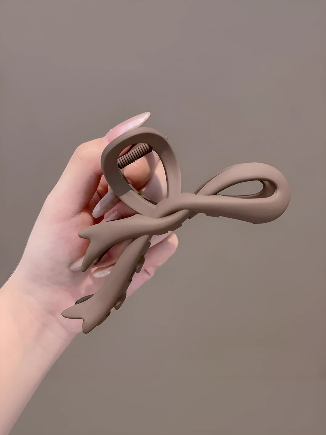 8# Light coffee bow clip 11 cm