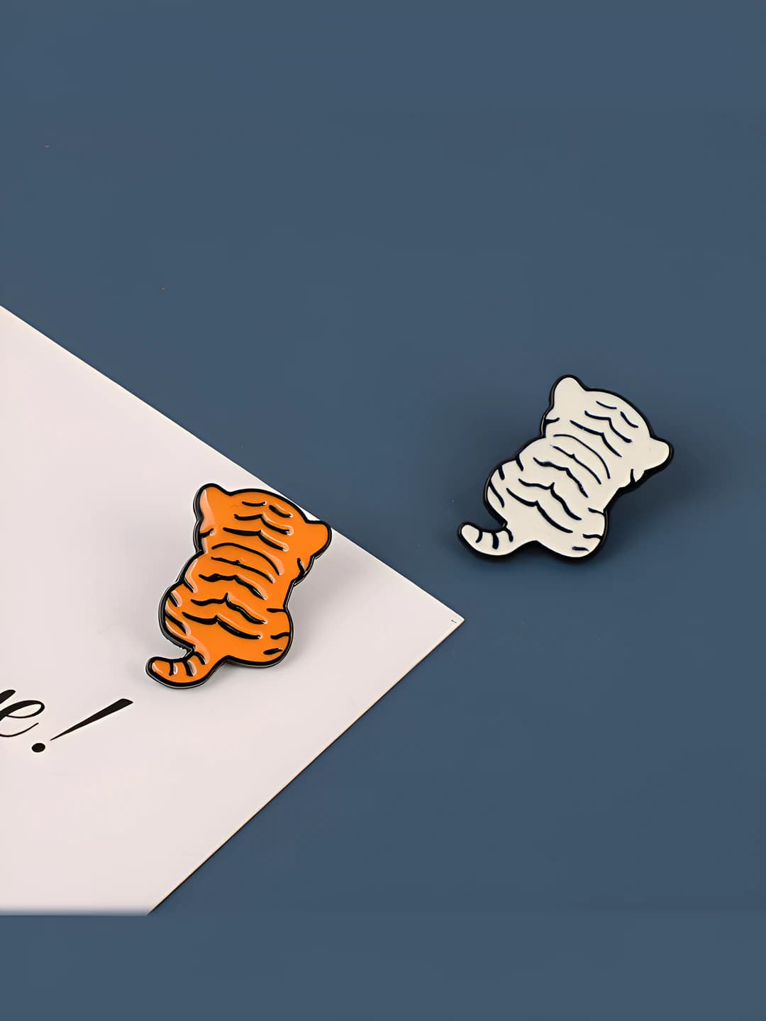 Tiger enamel brooch pin in ins style for men and women