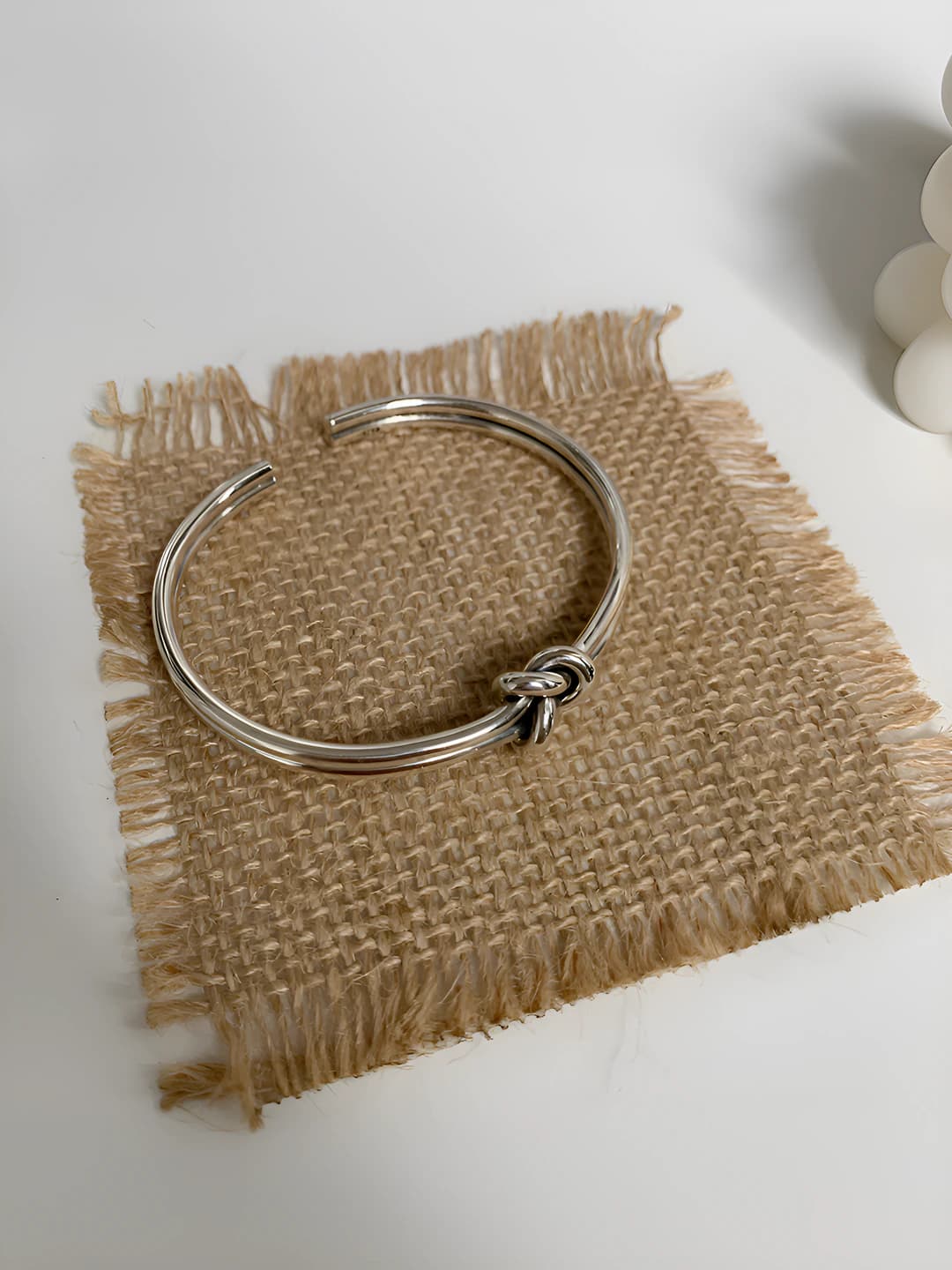 Vintage, knotted