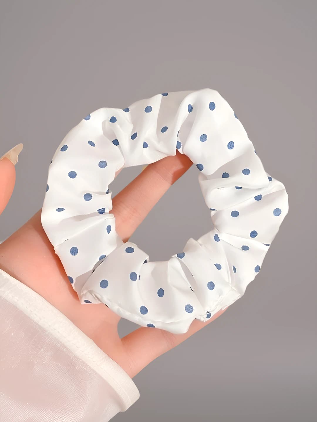 4# White with blue dots 9cm