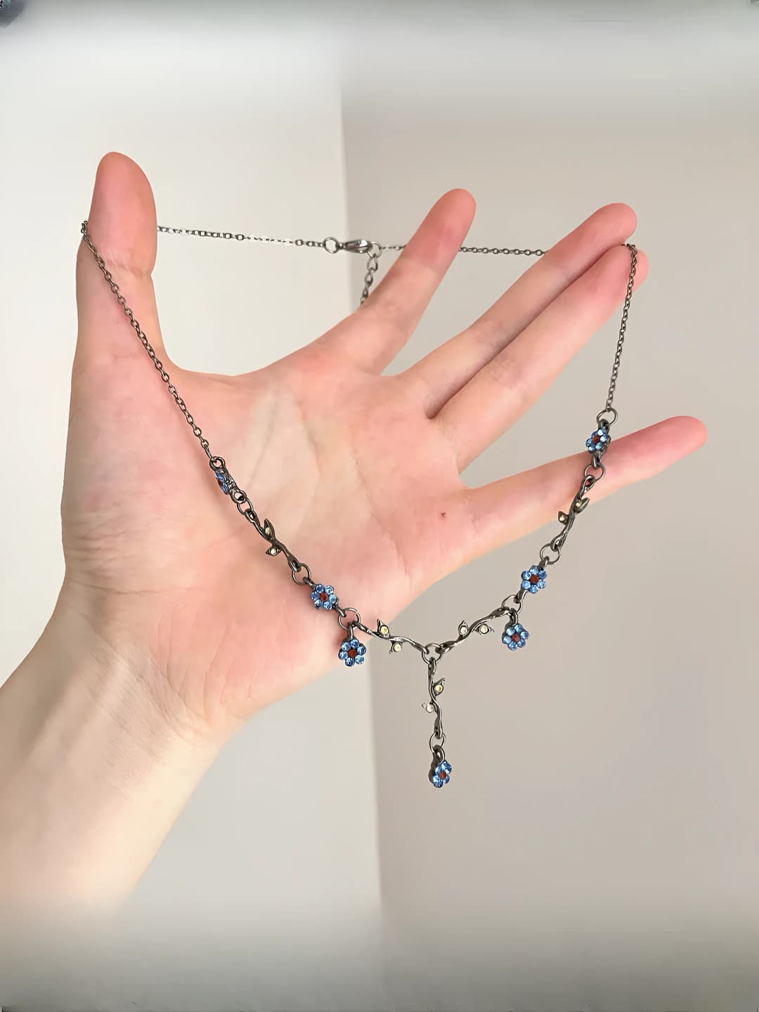 Small floral necklace