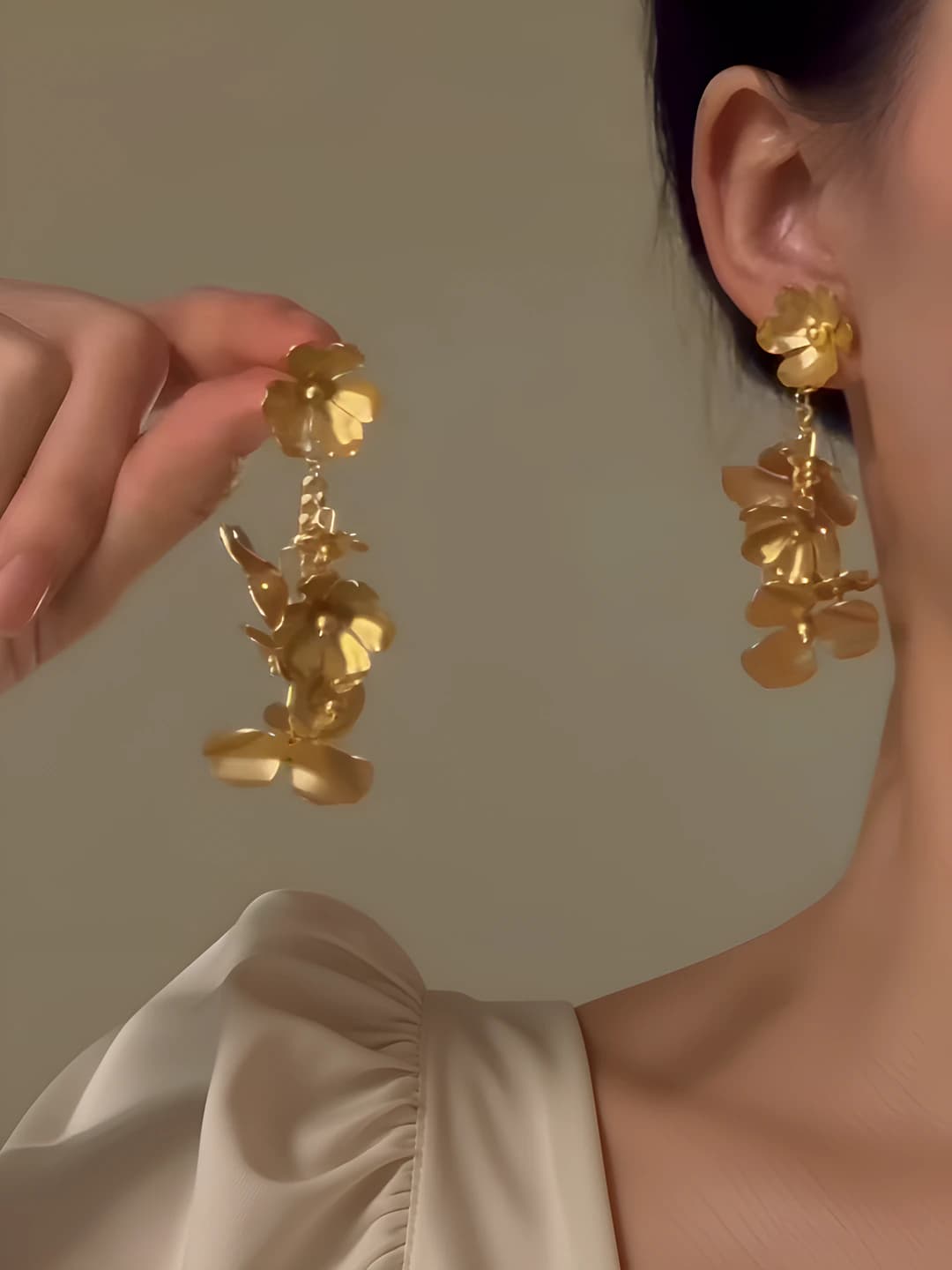 19# Серебро-матовое золото (18K)