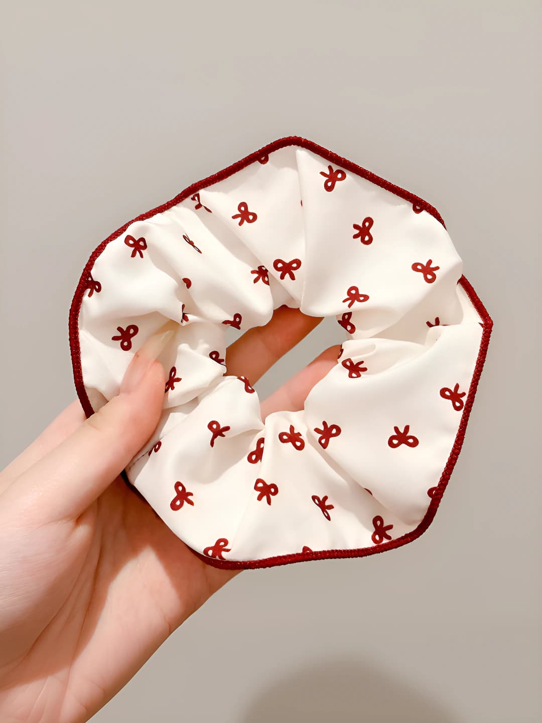 White bow print, 14 cm