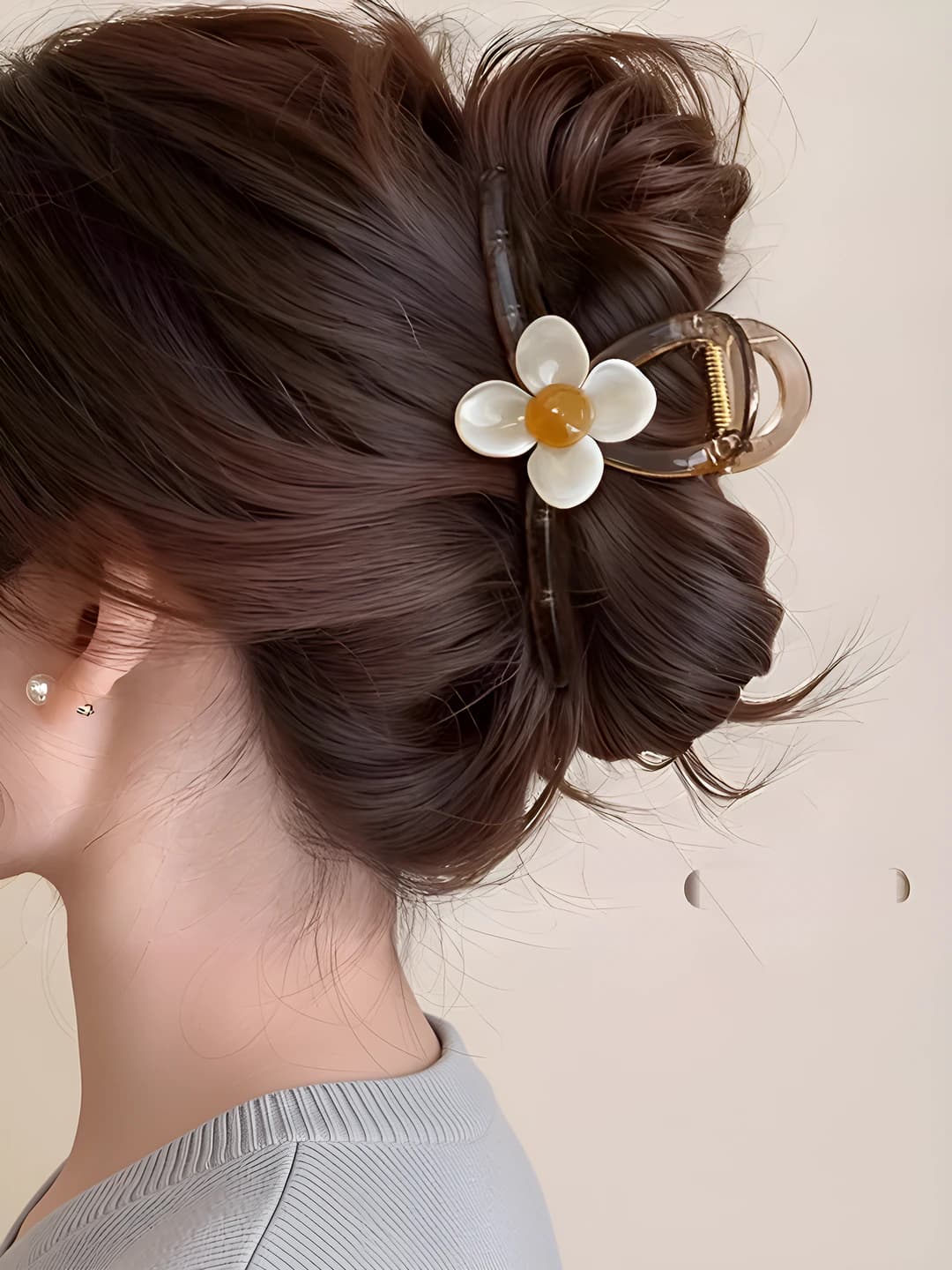 3# Beige floral hair clip