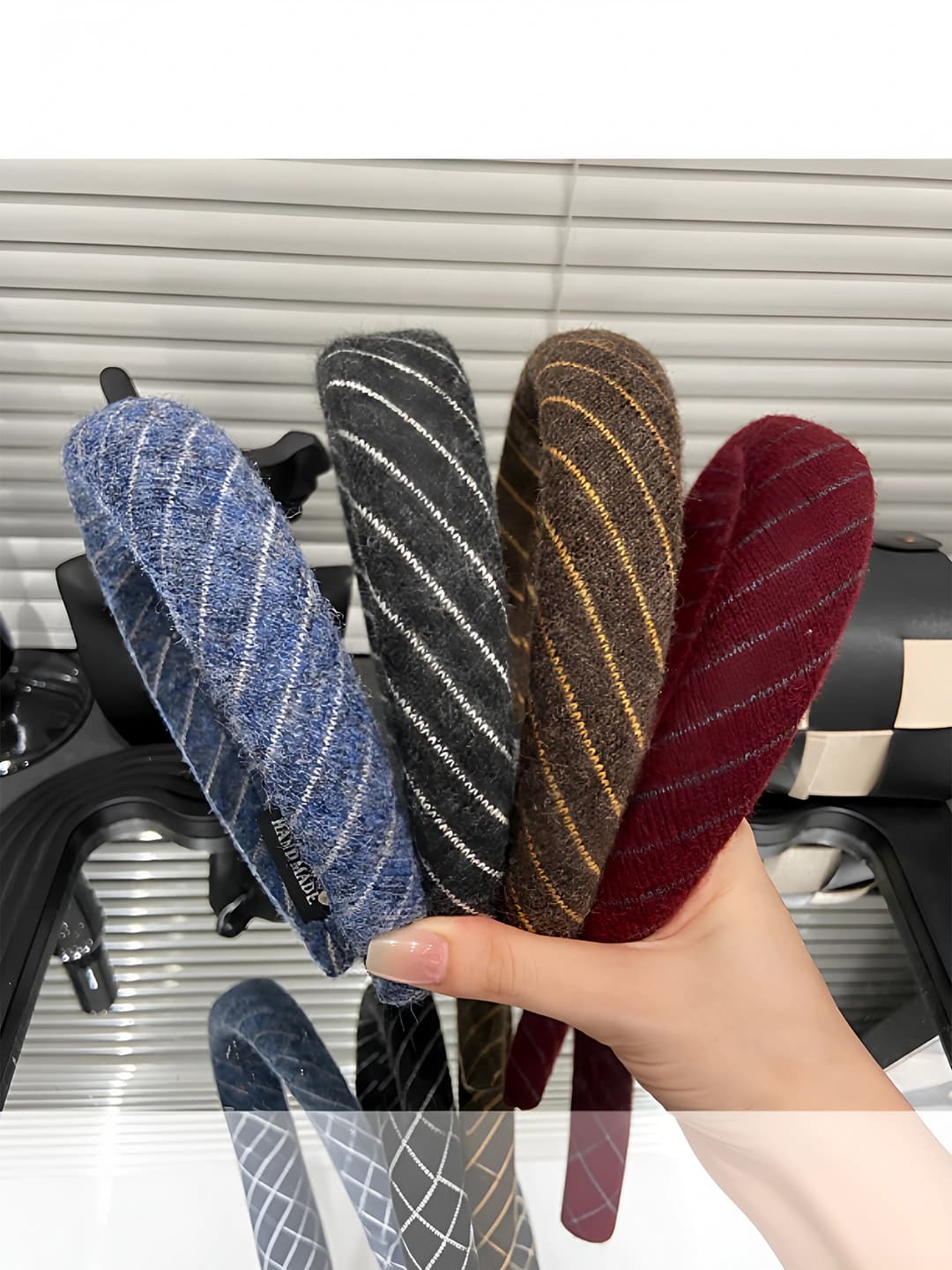 Women's knitted wide plaid headband, face-slimming, for face washing, design element: circle, style: light luxury