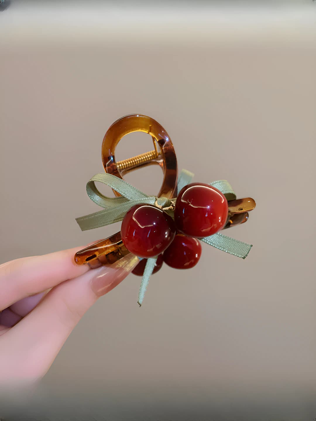 Кофейный, вишня