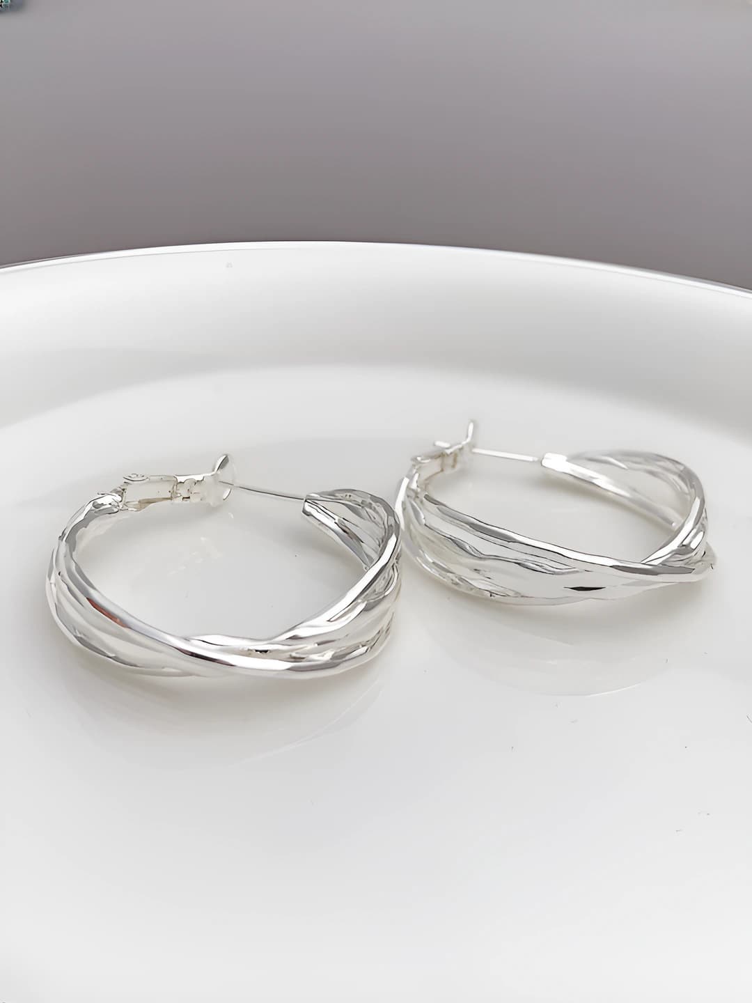 Irregular circle earrings 3cm