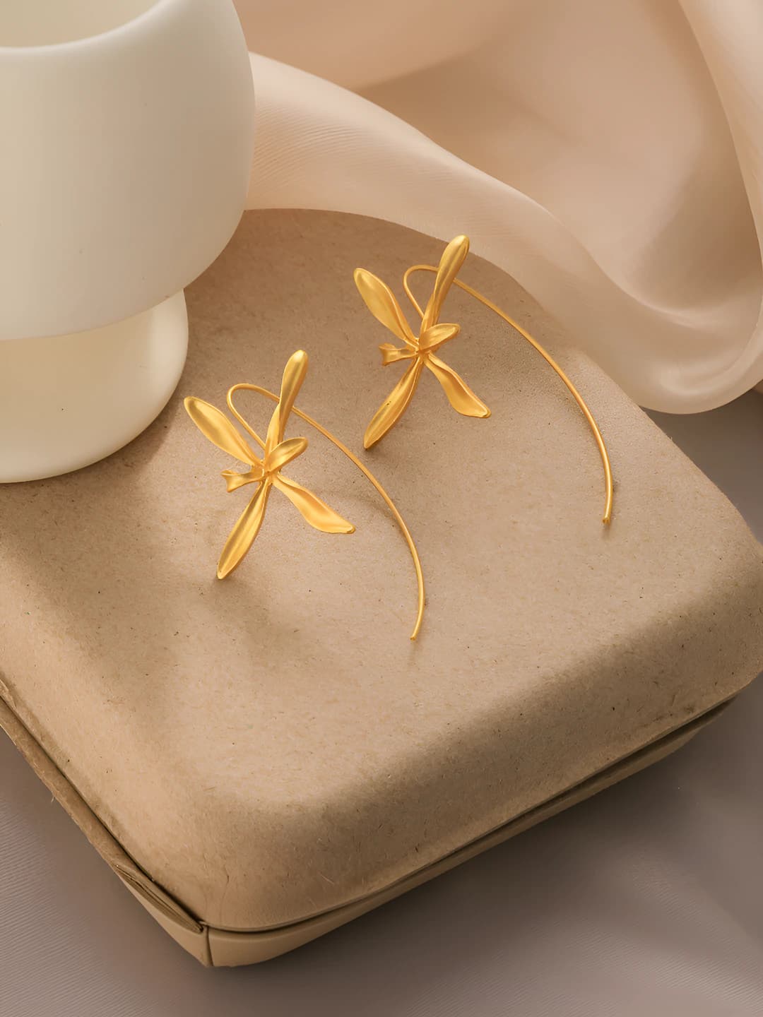 1# Retro Iris Earrings - Gold