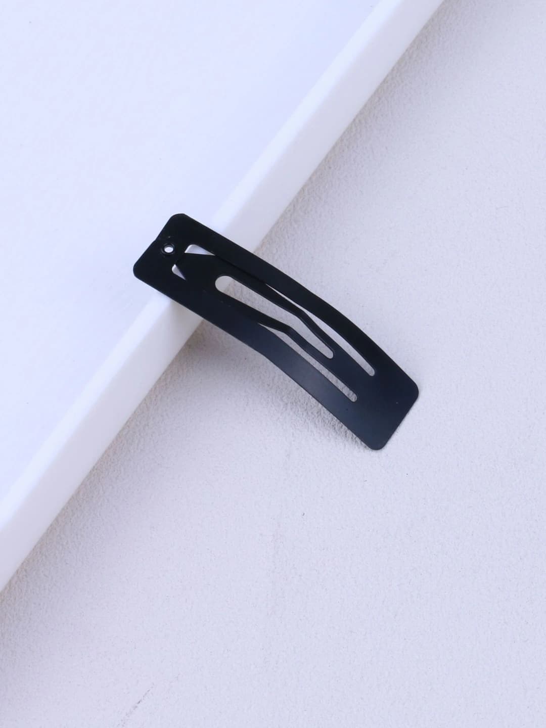 5 cm square black