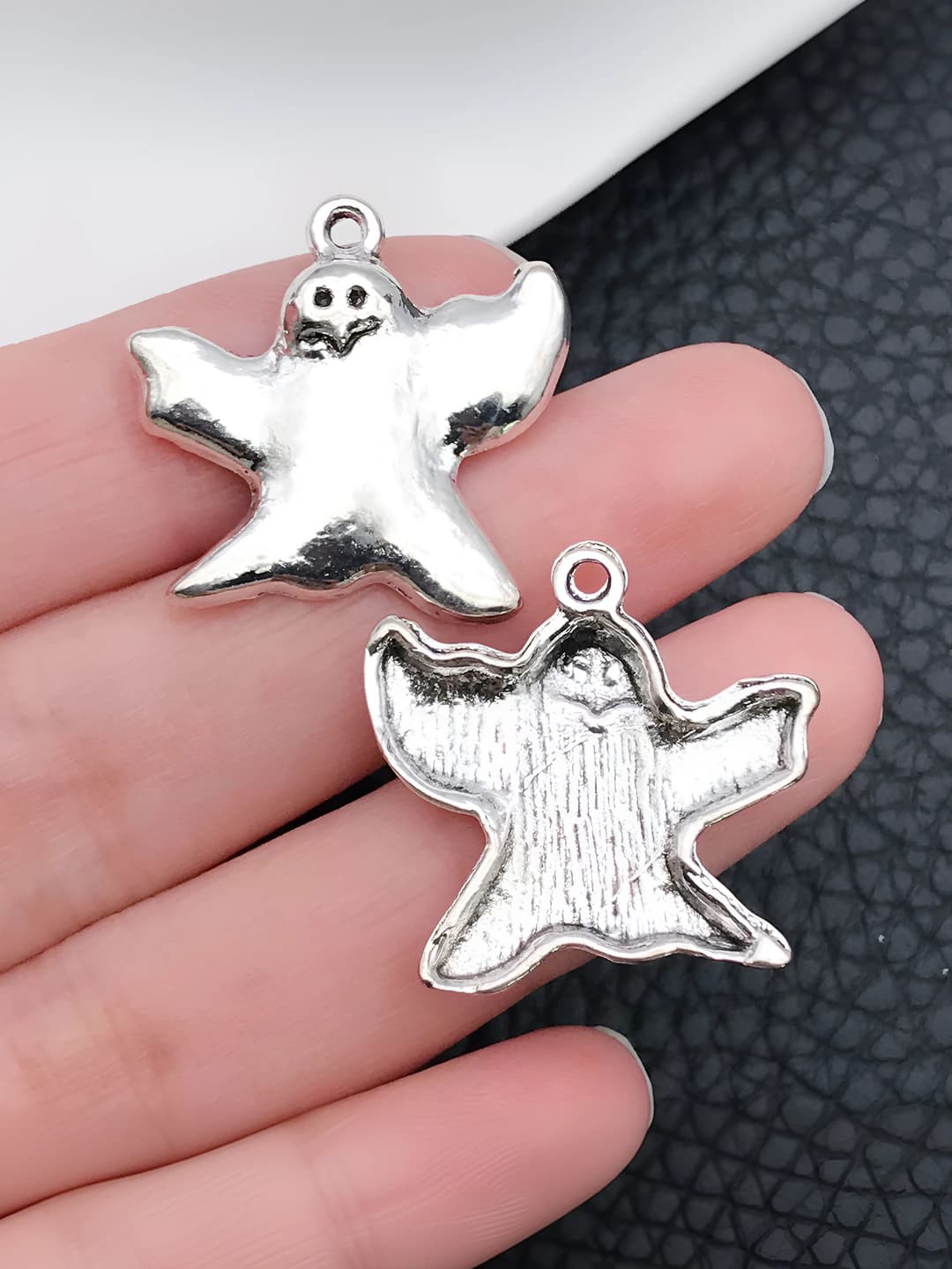 1 pc Halloween ghost devil 24x23mm-1.8g