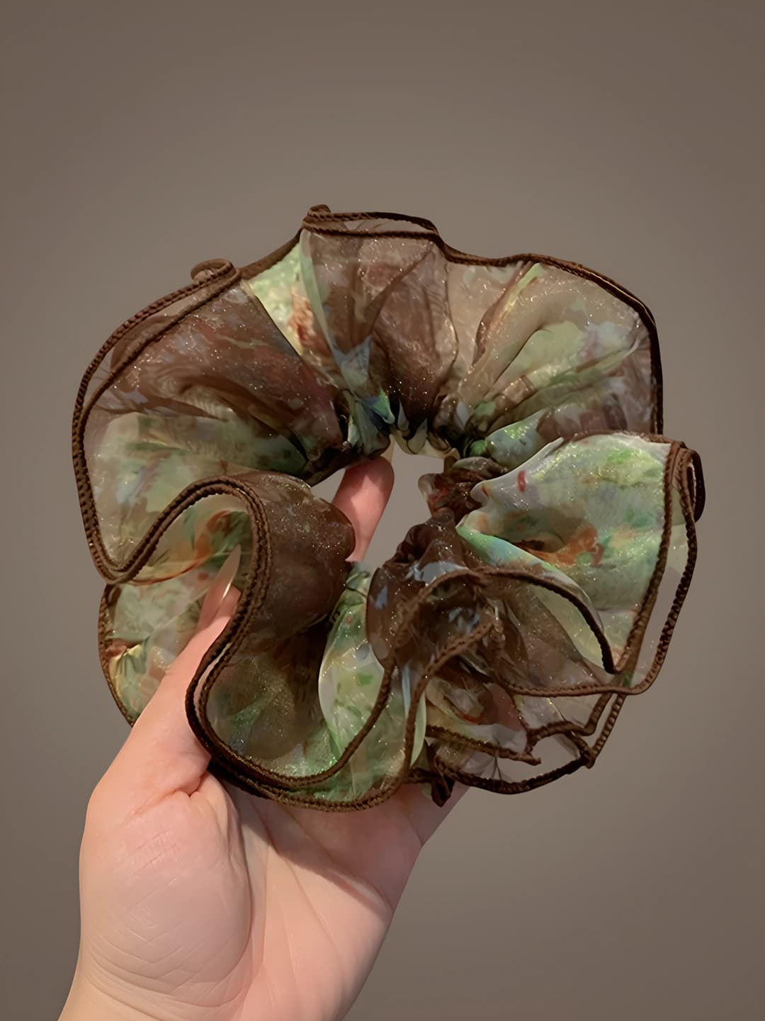 Jigarrang-yashil tarmoq tasma ~18 sm