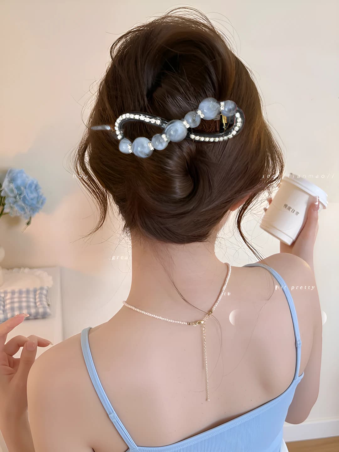 Grey diamond twist clip
