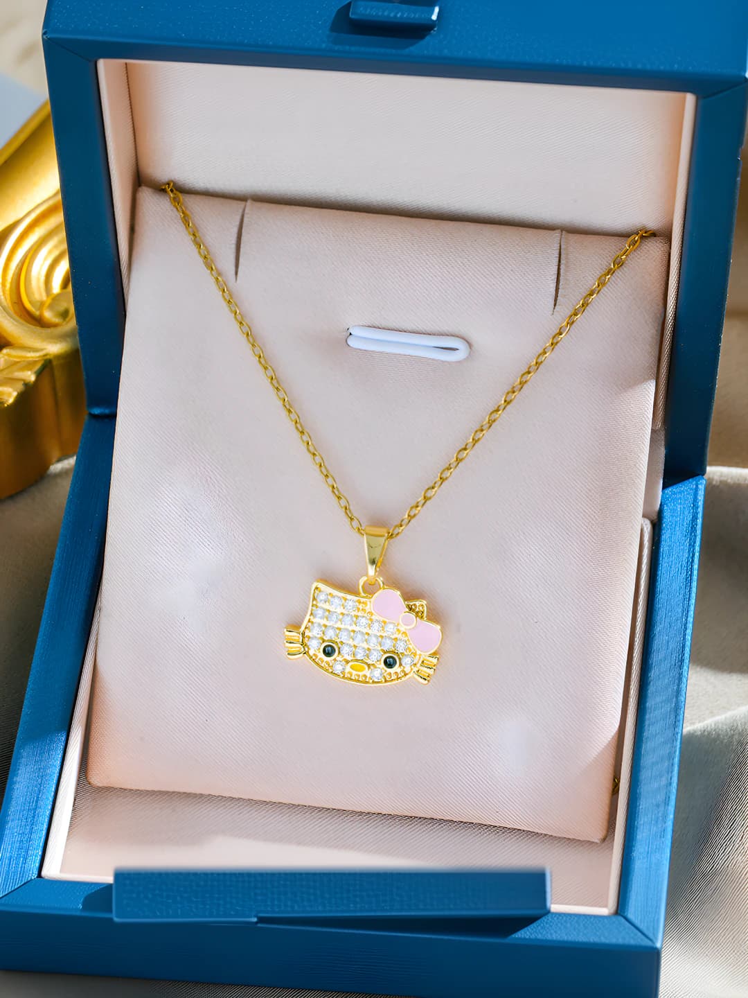 566 KT cat necklace - Gold