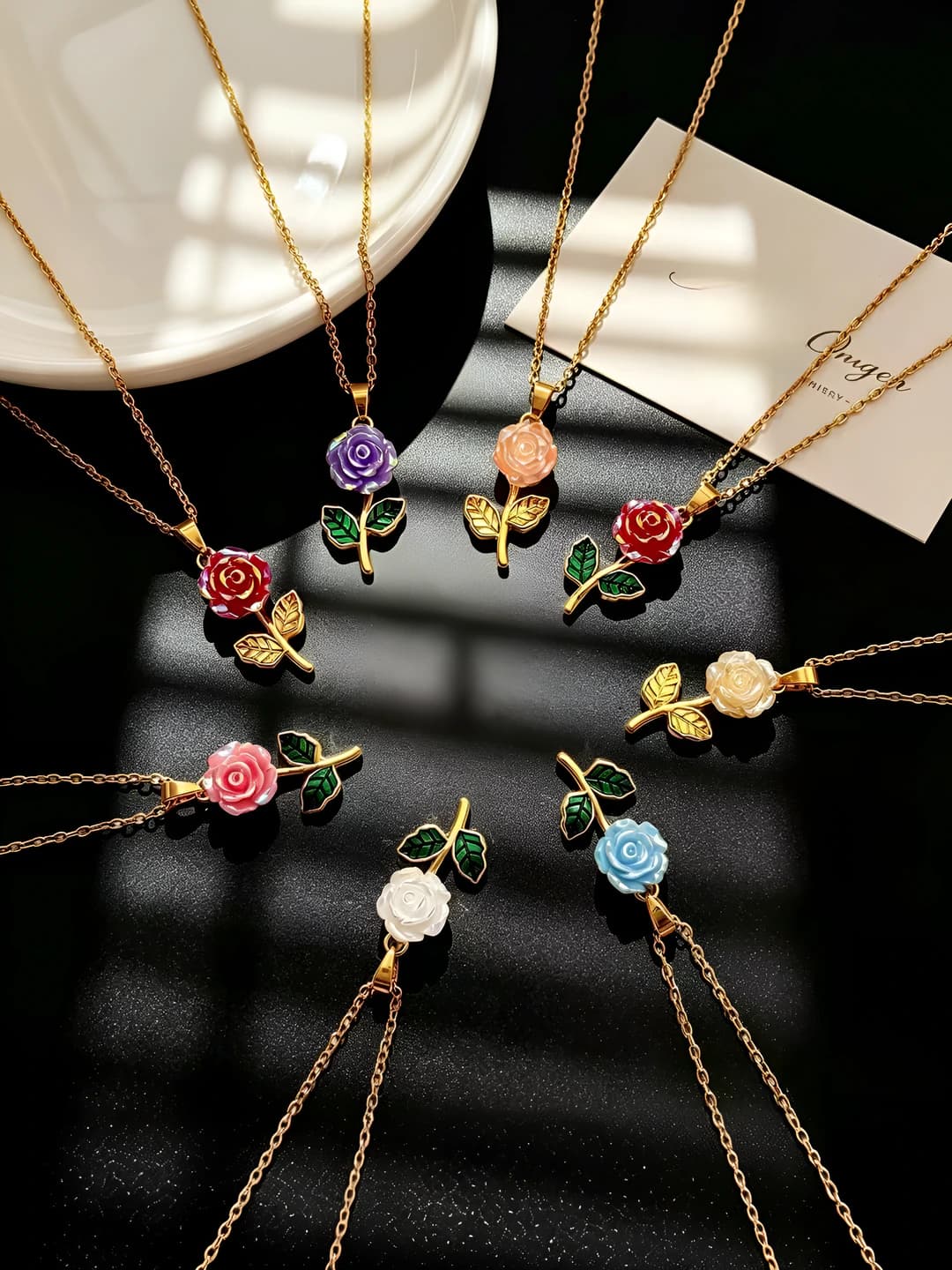 Женское кулон-подвеска с розой: титановая сталь с 18K золотым покрытием, цепь O-типа, 41-50 см, 4 г