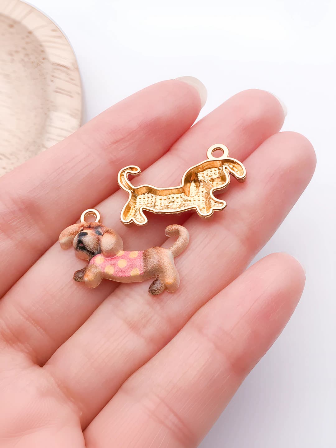 1 pc, brown, floral, 23.5x15mm, 1.3g