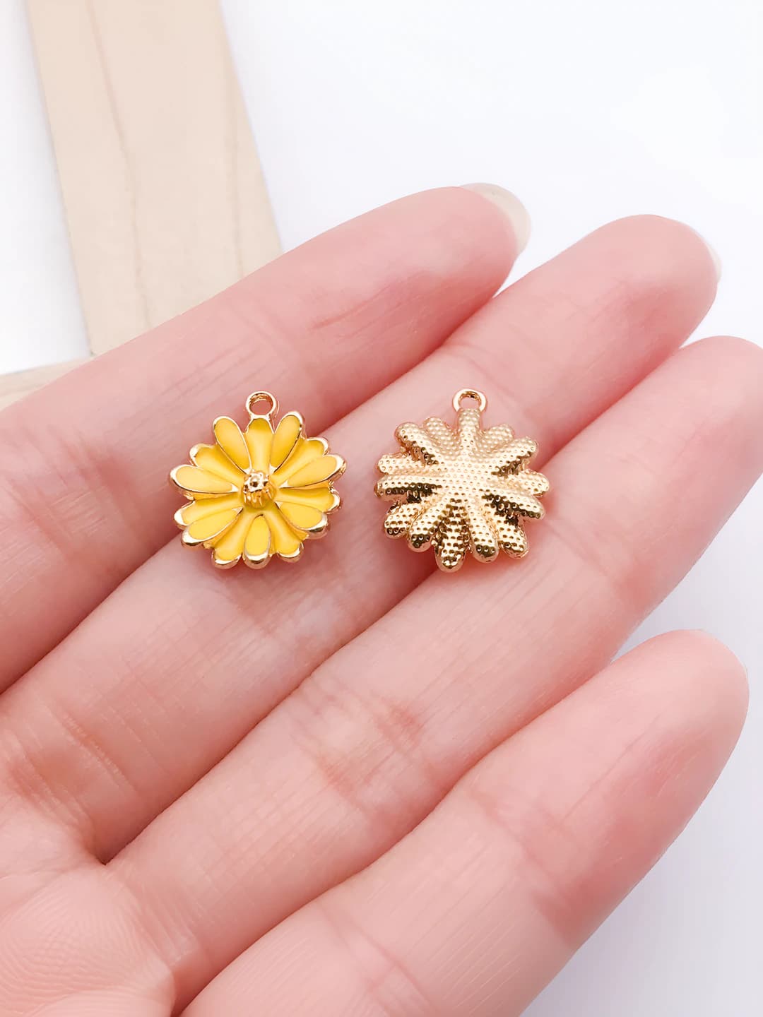 1 шт жёлтый цветок 15x13mm-0.9g