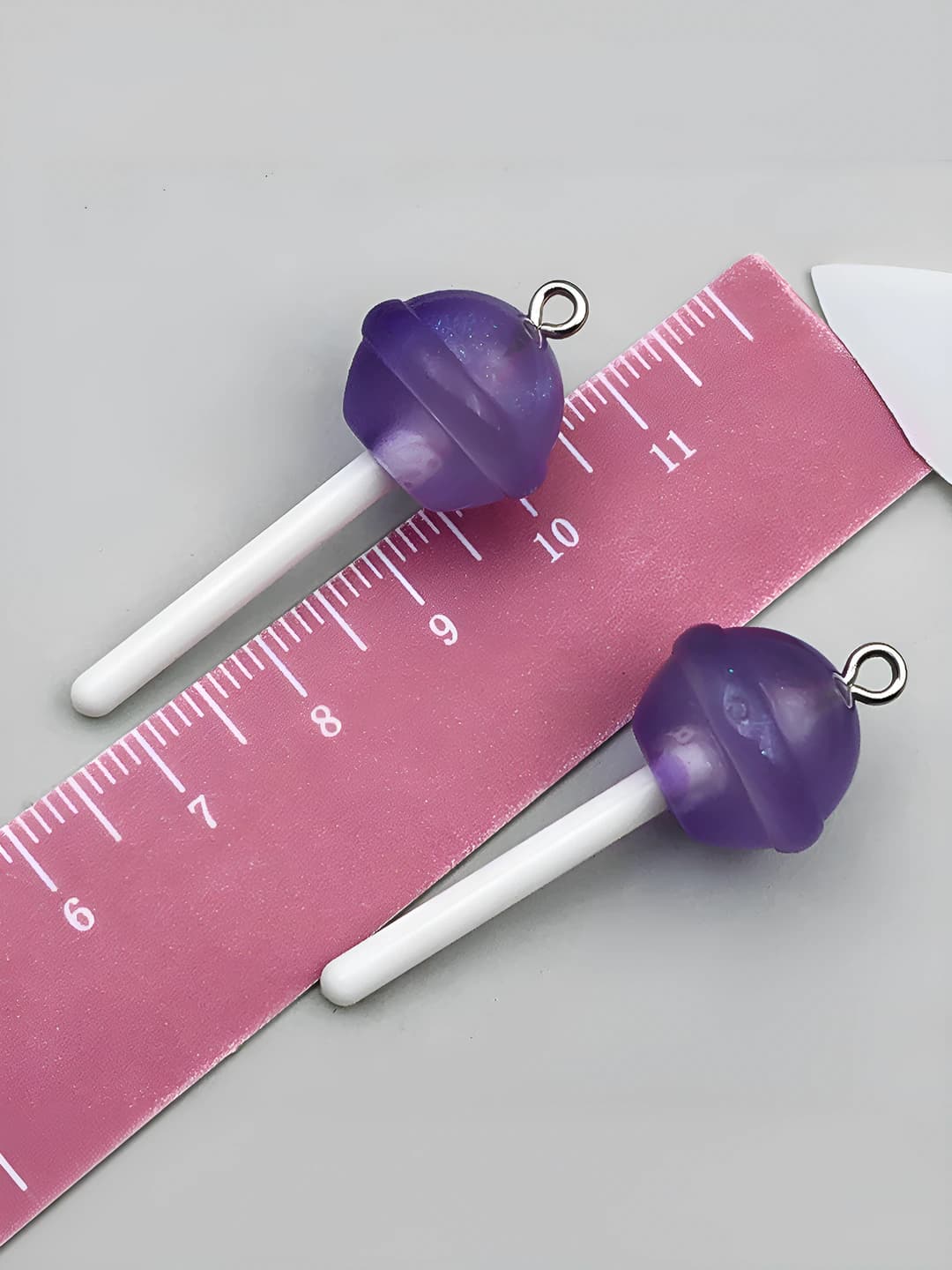 1 pc clear purple resin glitter 3D lollipop 42x16x16mm-2.1g