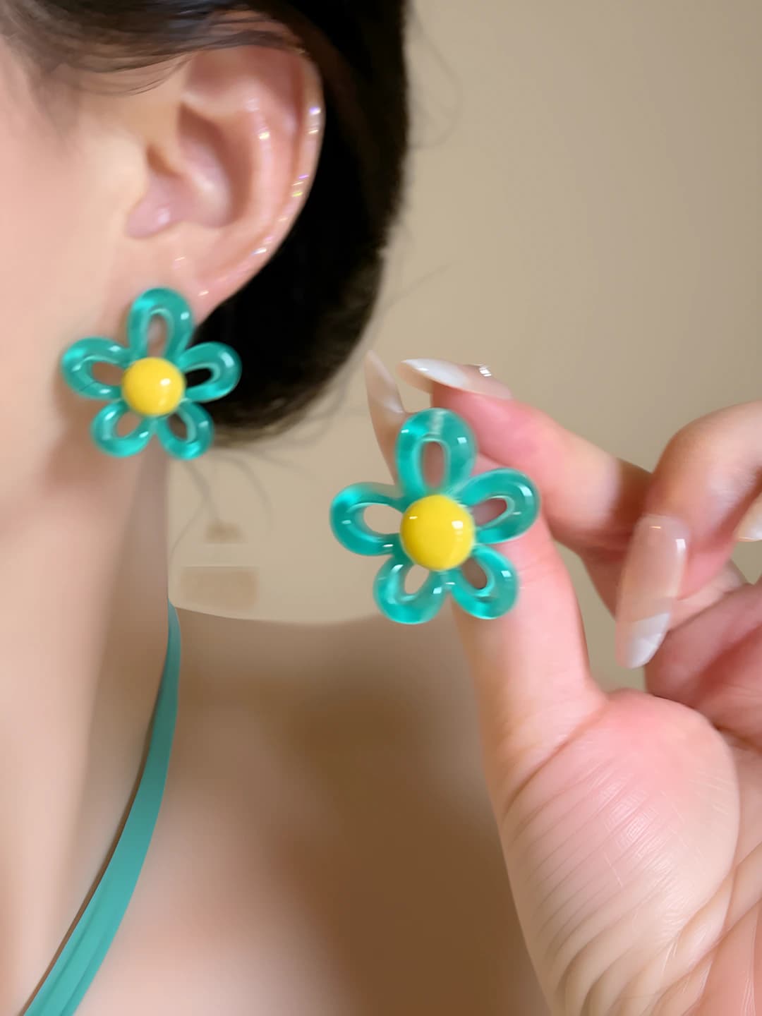 2# Green flower studs [1 pair] / Acrylic + silver