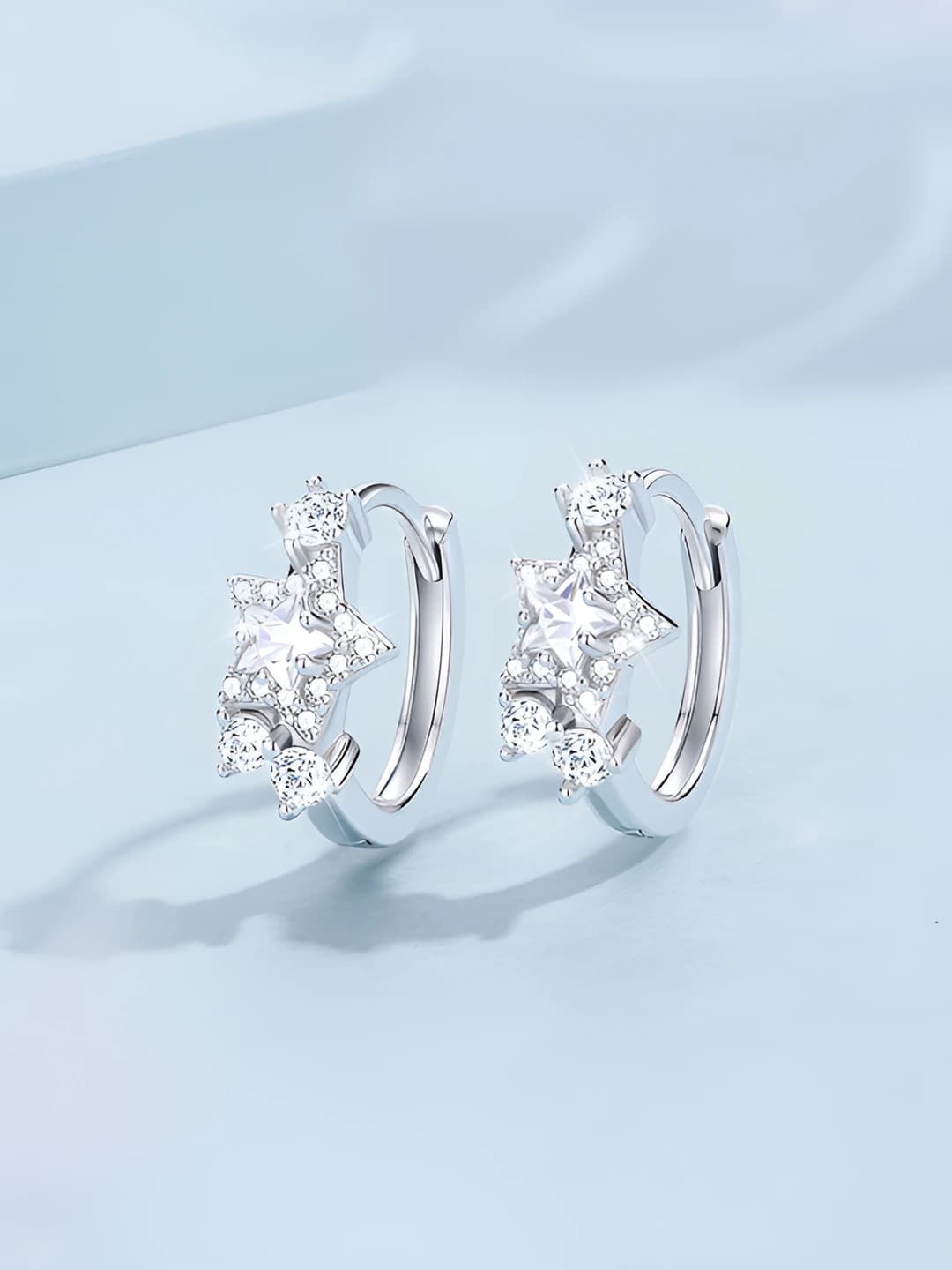 E090 Star stud earrings