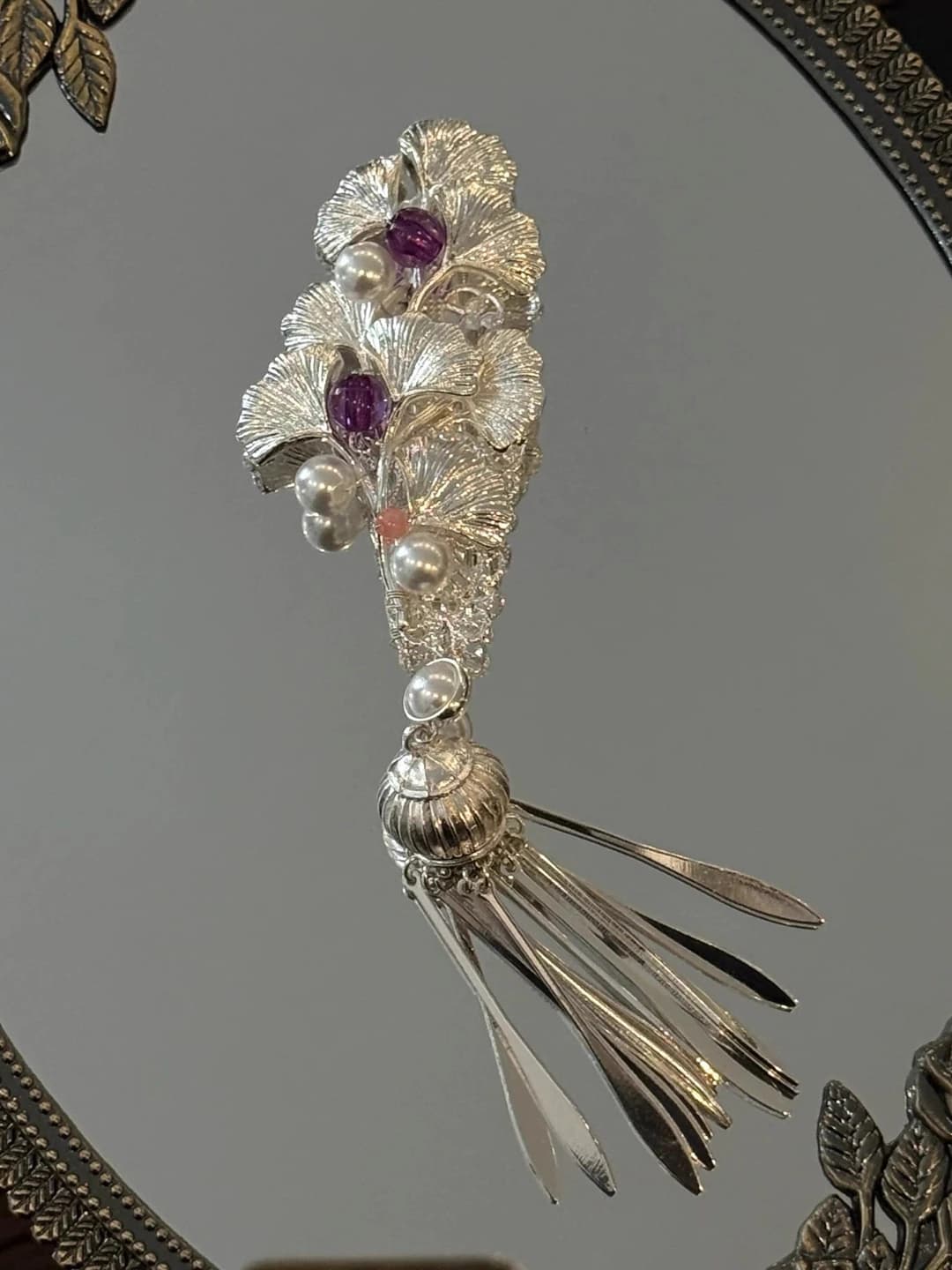 Ginkgo hair clip