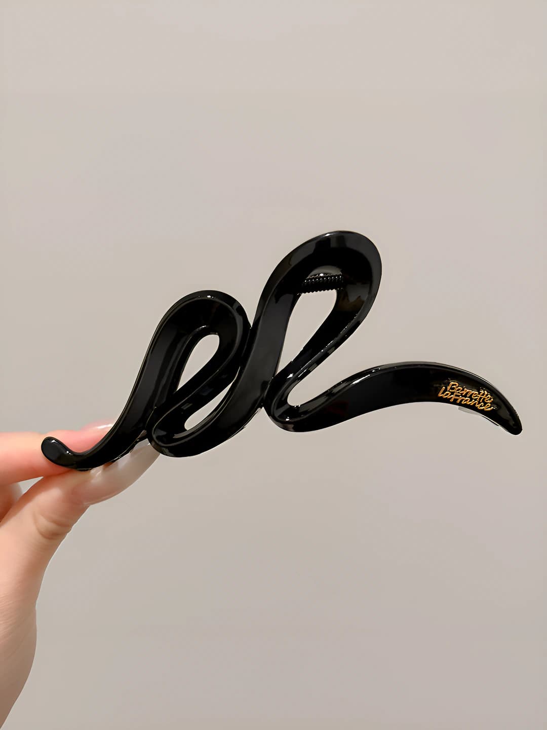 Yorqin qora to'lqinli tutqich 13.5 cm