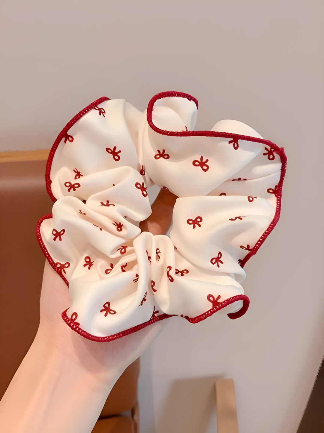 Белый принт с бантом, 14 см