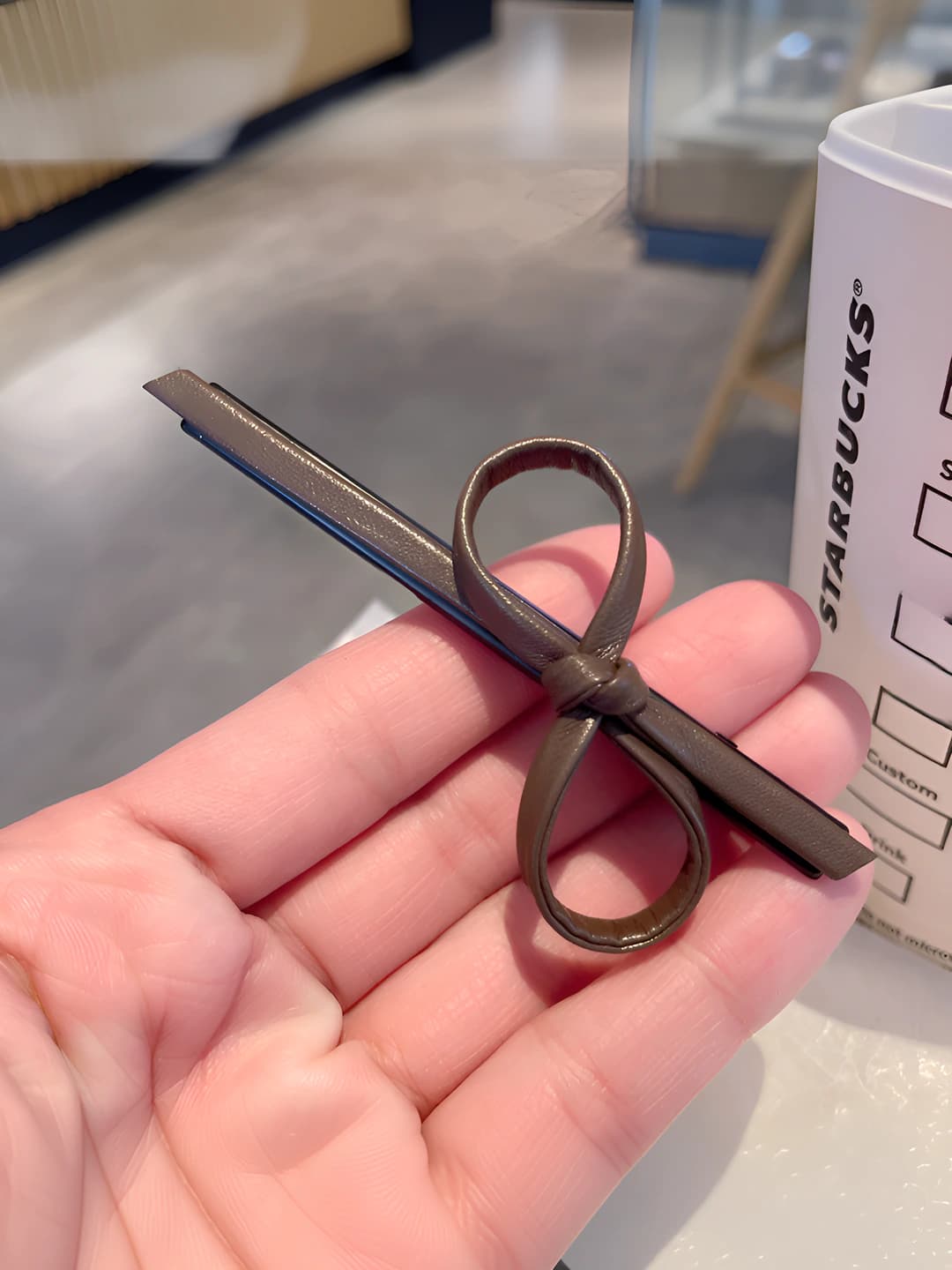 Coffee diagonal bow style